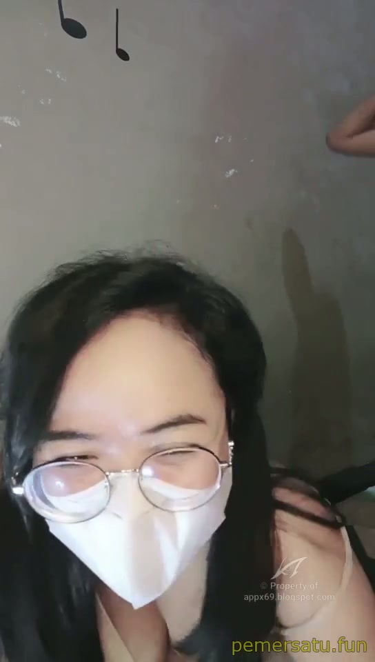 hijab cantik barbar bersama bestie berbagi kontol (3)