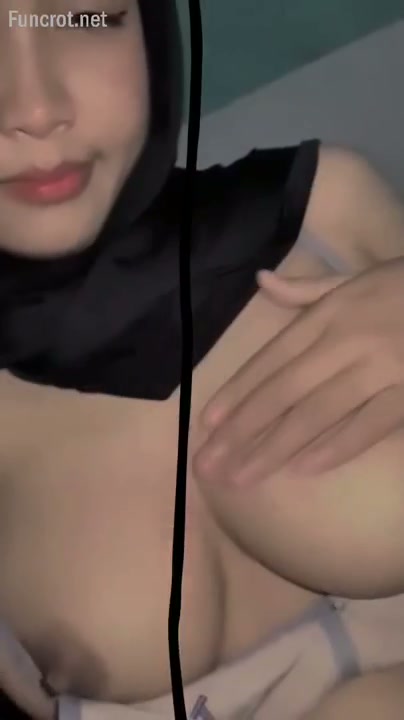 Hijab toge pamer toket.mp4