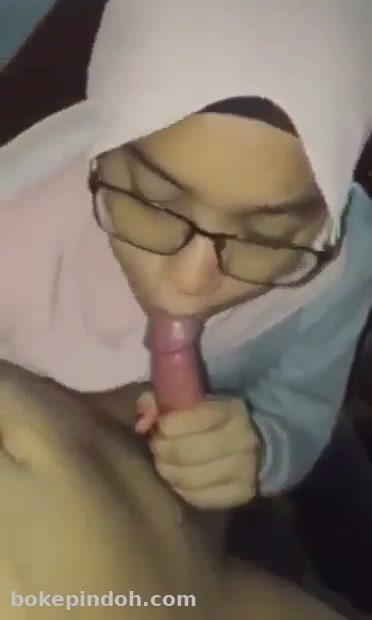 Ewe Cewe Cakep Hijab Kacamata