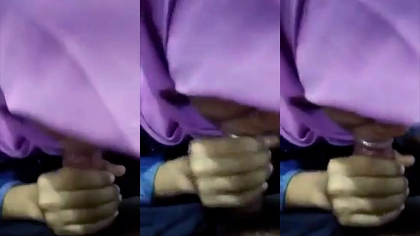 Di Sepong Sama Kakak Cantik Jilbab Ungu