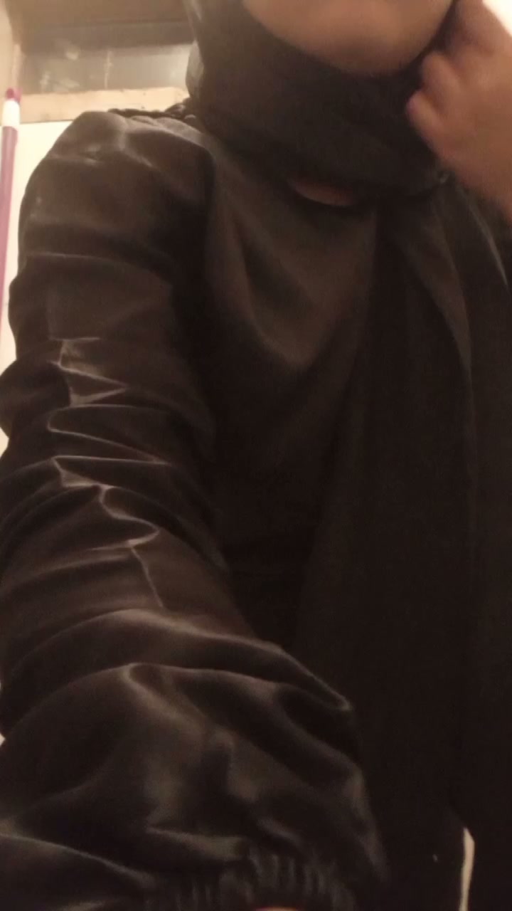 Cewe hijab pantat besar.mp4