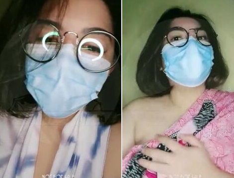 Laura Berkacamata Bejek Tete Bikin Ngaceng