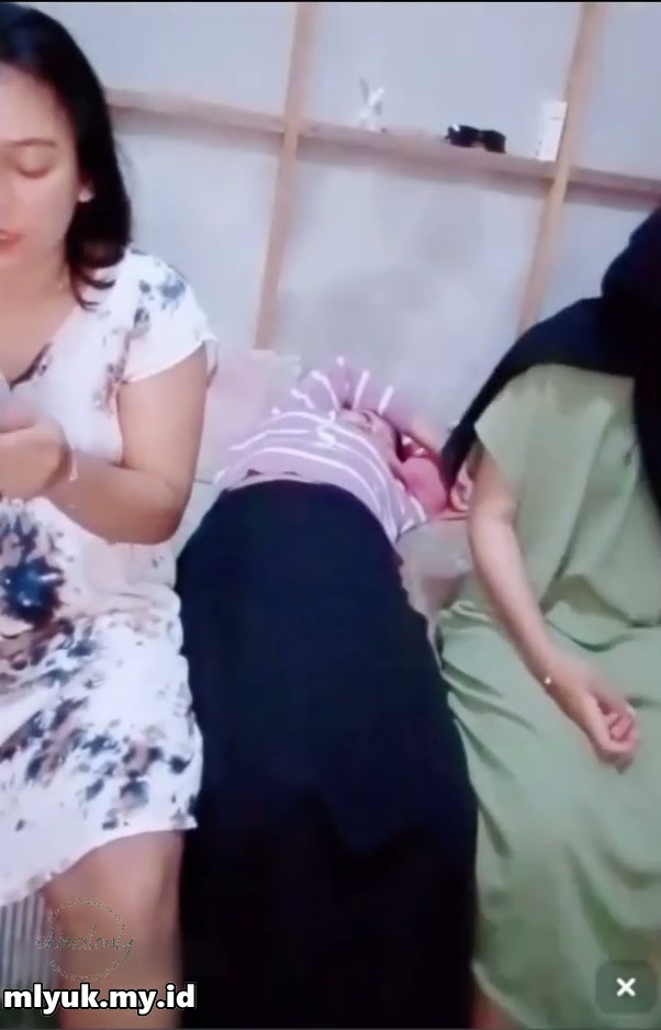 Gilir Cewek Cewek Jilbab ABG – Kimcilonly.mp4