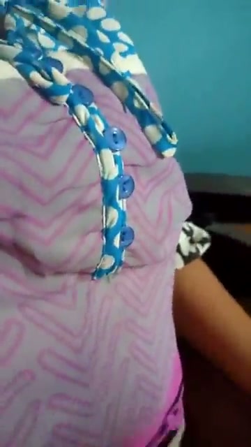 Cewek jilbab pasrah di grepe