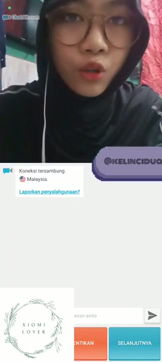 Ome TV – Cewek hijab kacamata – PoopHD.mp4