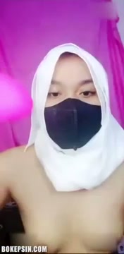 Bokep Indo Ukhti ABG Hijab Live Ngewe Bling2 hijab jilbab masker topeng ngewe doggy esemah.mp4