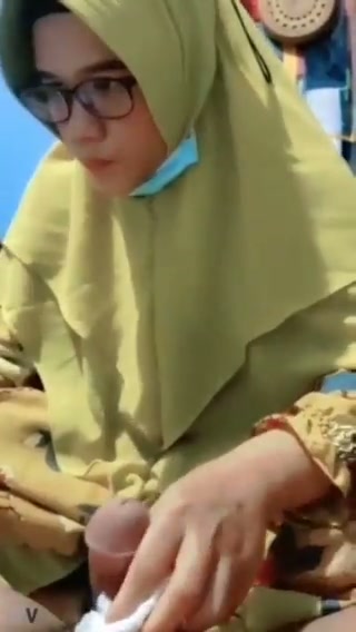 Dikocokin jilbab.mp4